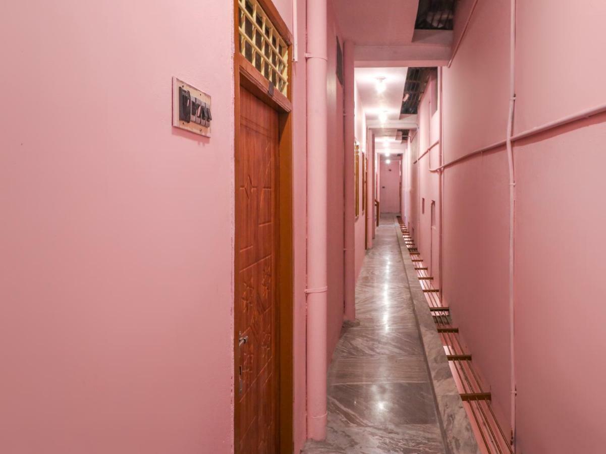 Отель Oyo 46737 Sri Annamalai Residency Тируваннамалай Экстерьер фото